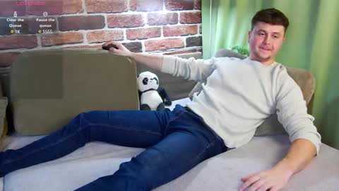 Alex online show from October 27, 6:54 pm