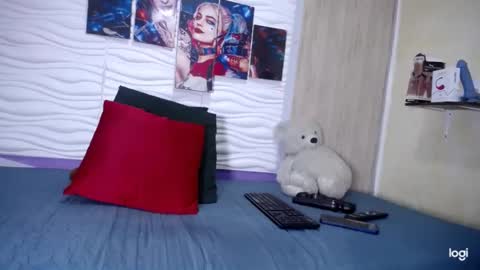 Snapshot of alexe_xx chatting on February 15, 4:25 am Alex online show from February 15, 4:25 am