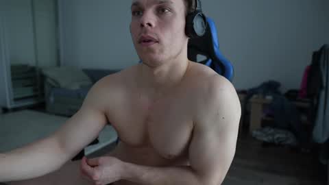 Snapshot of alexfit96 chatting on February 8, 1:54 pm alexfit96 online show from February 8, 1:54 pm