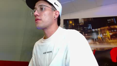 alexgiraldo__ online show from June 8, 9:16 pm