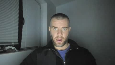 alfiesolomons87 online show from January 3, 7:29 pm