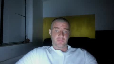 alfiesolomons87 online show from March 31, 8:32 pm