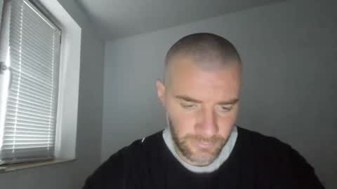 alfiesolomons87 online show from December 1, 12:08 pm