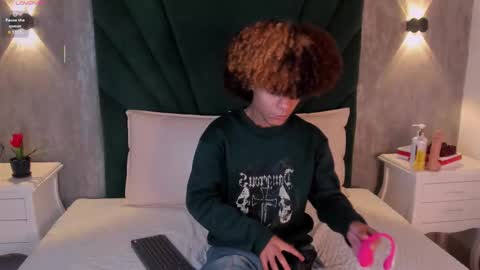  Alexis Etereo  online show from February 16, 7:01 pm