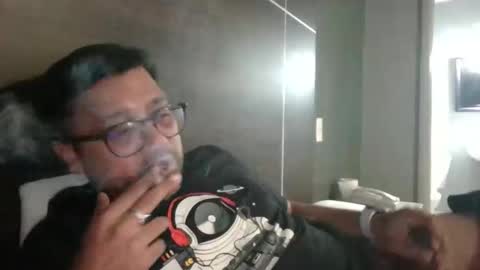 Snapshot of allb2bslover chatting on October 17, 2:59 am allb2bslover online show from October 17, 2:59 am