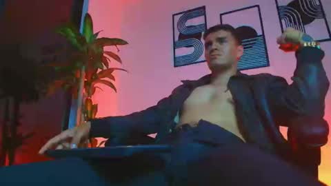 alpha_dominus_ online show from April 9, 6:19 am