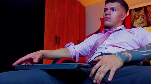 alpha_dominus_ online show from September 16, 4:24 am