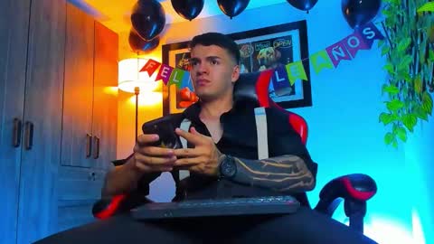 alpha_dominus_ online show from November 20, 6:24 am