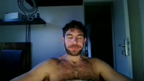 alphah_hunk online show from November 29, 3:36 pm