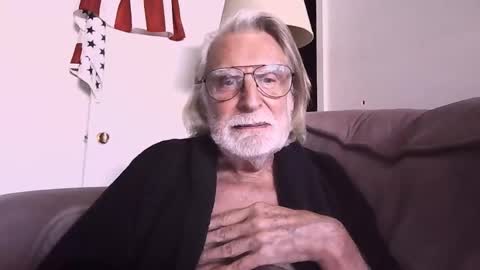 AlphaUniform online show from November 4, 5:14 pm