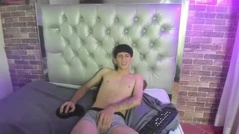 Snapshot of amethystshadow chatting on October 20, 4:33 pm amethystshadow online show from October 20, 4:33 pm