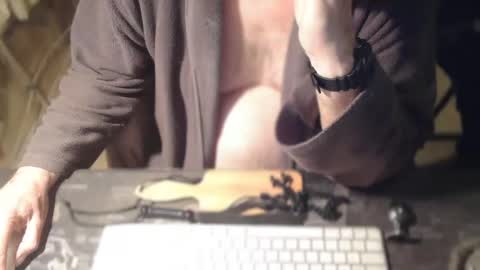 amslave4f online show from October 10, 7:35 am