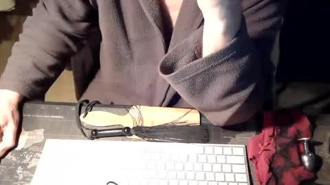 amslave4f online show from February 12, 7:13 am