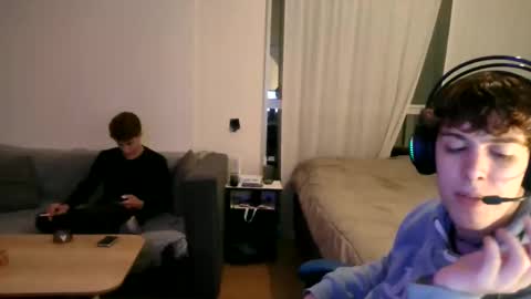 andertwink online show from May 24, 9:21 pm