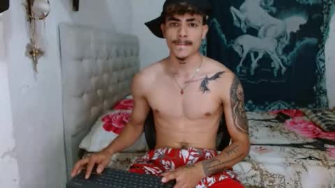 andr_093 online show from May 3, 5:32 am