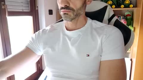 andrea_feetlover online show from May 9, 2:40 pm