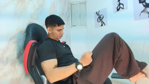 andres_stud online show from December 3, 5:02 am
