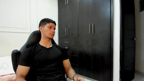 andres_stud online show from April 6, 3:58 am