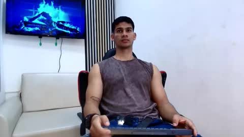 andres_stud online show from March 2, 5:08 am