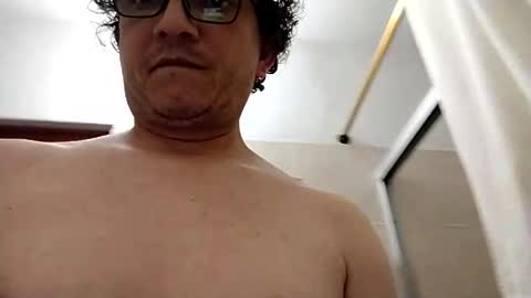 andresfloga online show from January 5, 8:45 pm