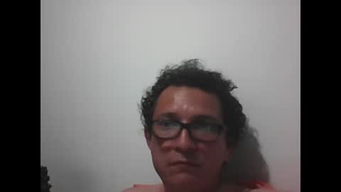 Snapshot of andresfloga chatting on October 20, 3:21 am andresfloga online show from October 20, 3:21 am