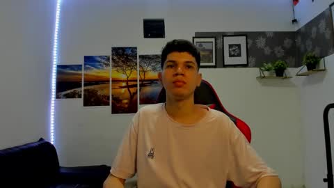 andrew_2811 online show from November 4, 12:55 am