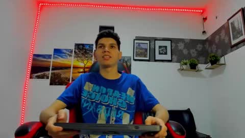 andrew_2811 online show from September 15, 5:09 am