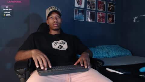 Snapshot of andrew_hoult chatting on January 22, 10:06 pm Andrew online show from January 22, 10:06 pm