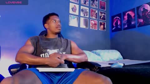 Snapshot of andrew_hoult chatting on September 9, 9:13 pm Andrew online show from September 9, 9:13 pm