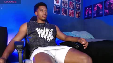 Snapshot of andrew_hoult chatting on September 24, 12:54 am Andrew online show from September 24, 12:54 am