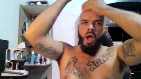 Snapshot of andrew_jaay chatting on October 31, 1:29 am andrew_jaay online show from October 31, 1:29 am