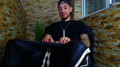 Snapshot of andrewbanner chatting on December 29, 6:03 am MasterRomania online show from December 29, 6:03 am