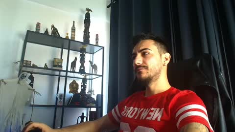 Snapshot of andrewbanner chatting on March 10, 5:43 am MasterRomania online show from March 10, 5:43 am