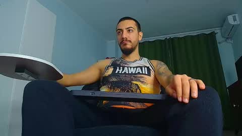 Snapshot of andrewbanner chatting on October 15, 6:10 am MasterRomania online show from October 15, 6:10 am