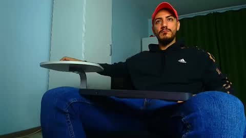 Snapshot of andrewbanner chatting on October 7, 5:00 am MasterRomania online show from October 7, 5:00 am