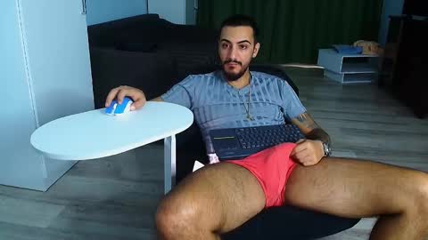 Snapshot of andrewbanner chatting on September 23, 8:02 am MasterRomania online show from September 23, 8:02 am