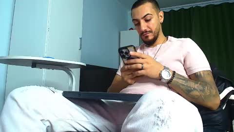 Snapshot of andrewbanner chatting on October 3, 5:34 am MasterRomania online show from October 3, 5:34 am