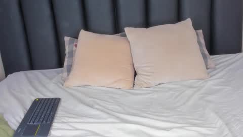 ANDREW KENNOXX online show from February 15, 12:24 pm