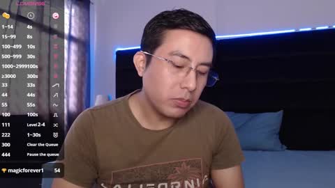 andrewmhilton_ online show from February 24, 7:52 pm