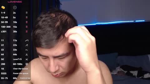 andrewmhilton_ online show from October 25, 8:27 am