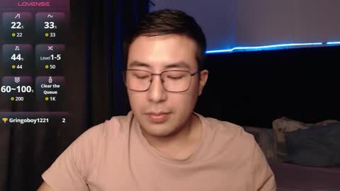 andrewmhilton_ online show from December 15, 6:32 am