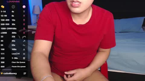 andrewmhilton_ online show from February 28, 12:43 am