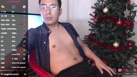 andrewmhilton_ online show from December 24, 5:13 pm