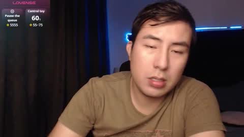 andrewmhilton_ online show from December 2, 6:27 am