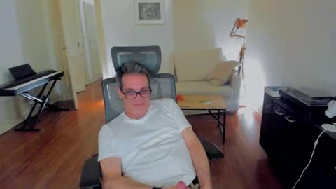 Andrew online show from December 17, 8:34 am