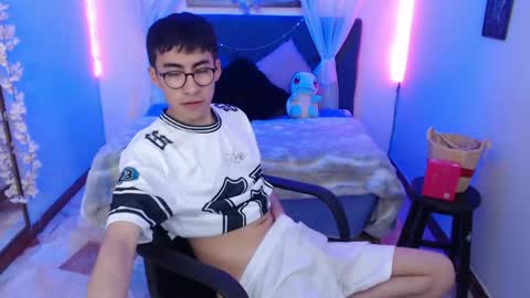 Andy online show from May 3, 4:26 am