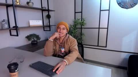 Andy Joy  online show from November 12, 12:00 pm