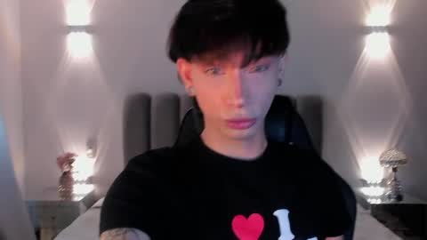 Andy online show from April 19, 9:17 pm