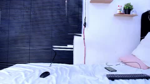angel_boy0 online show from June 9, 7:48 pm