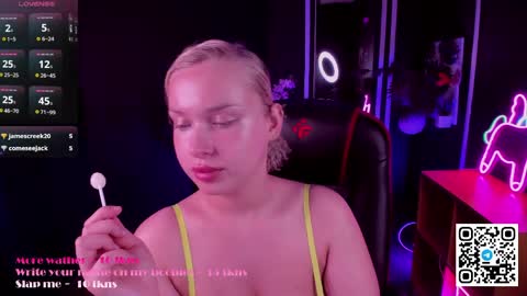 Angelic beauty online show from May 18, 3:28 pm